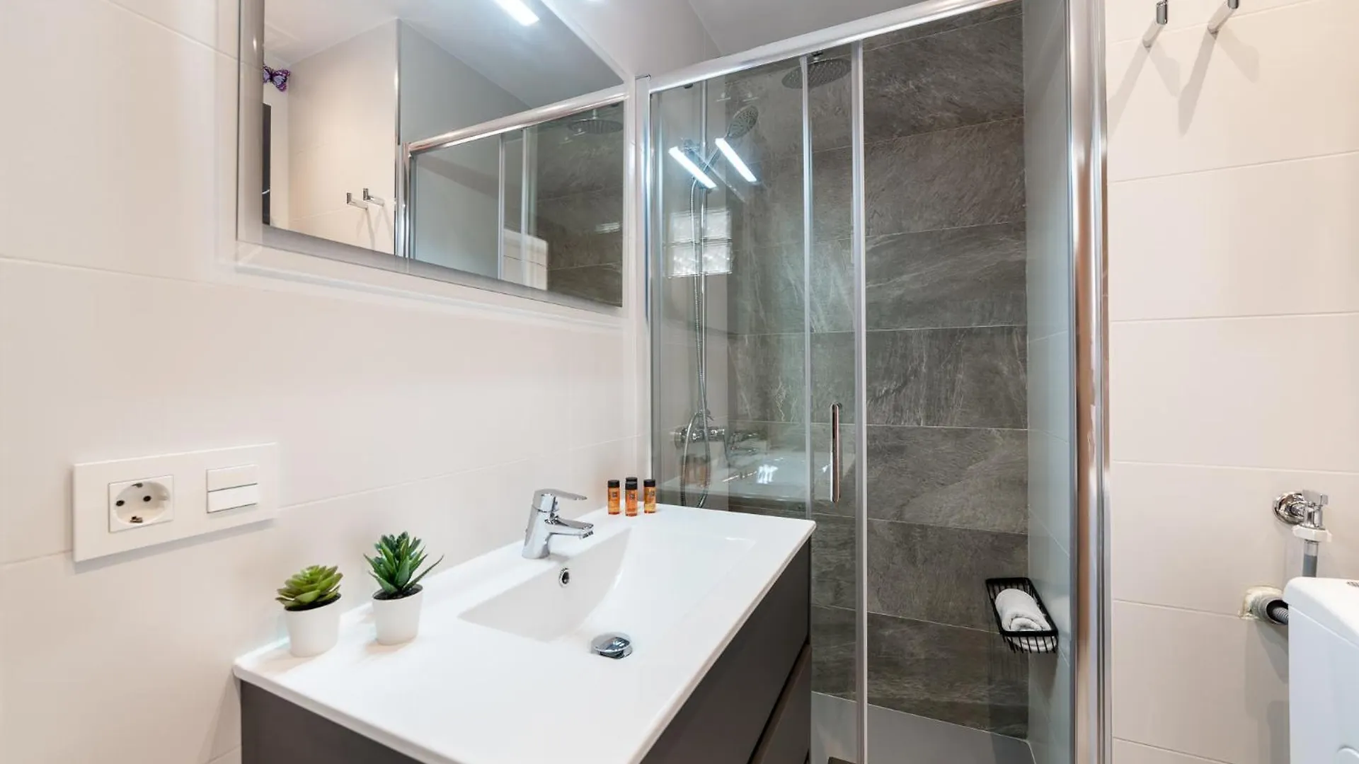 Trendy Homes Paradise III Aguadulce  Apartment